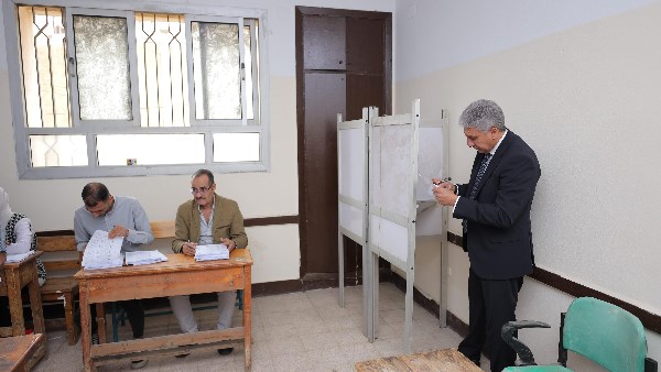 وزير السياحة