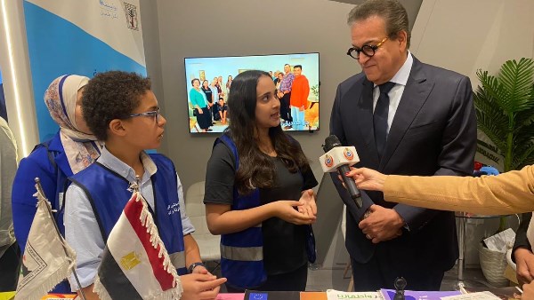 وزير الصحة يزور جناح المجلس في المؤتمر العالمي للسكان 