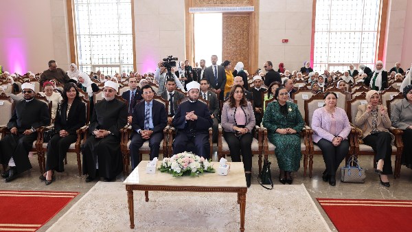 المستشارة أمل عمار تشهد  احتفالية وزارة الأوقاف بمناسبة اليوم العالمى للقضاء على العنف ضد المرأة