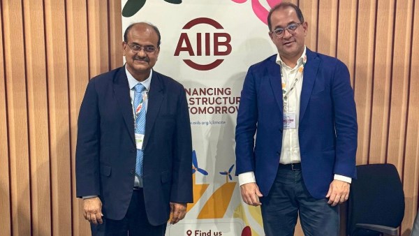وزير المالية و رئيس البنك الآسيوي للاستثمار في البنية التحتية