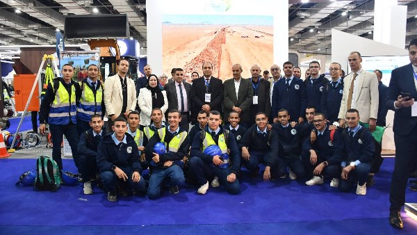  شركة الجيزة لمياه الشرب والصرف الصحي خلال مشاركتها في المعرض