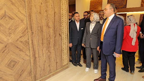 خلال افتتاح المعرض