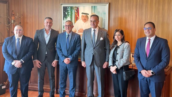 خلال المقابلة