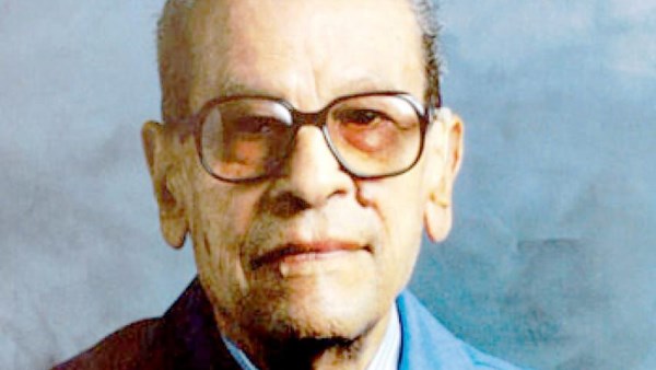 الأديب العالمي الكبير نجيب محفوظ