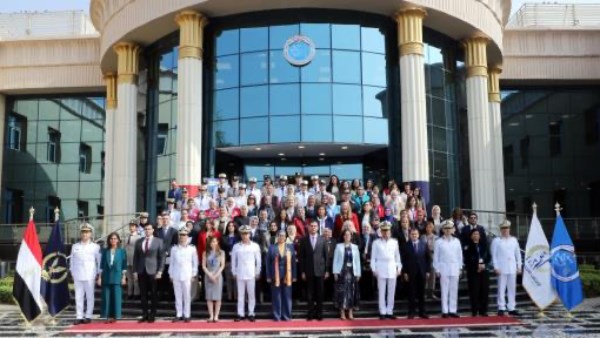 المشاركون فى الندوة