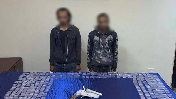 الكاميرا صورتهم.. القبض على مروجى مخدرات بالجيزة