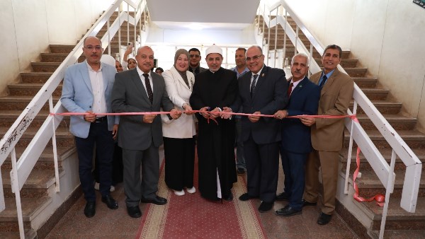 رئيس جامعة الأزهر يفتتح معرضا للكتاب