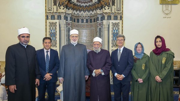 المفكر العالمي جيفري ساكس داخل الجامع الأزهر