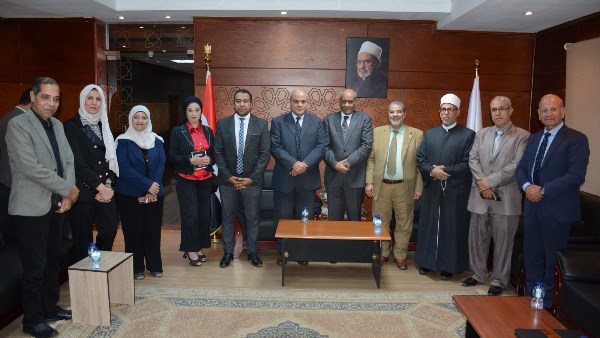 وفد الهيئة العامة لتعليم الكبار