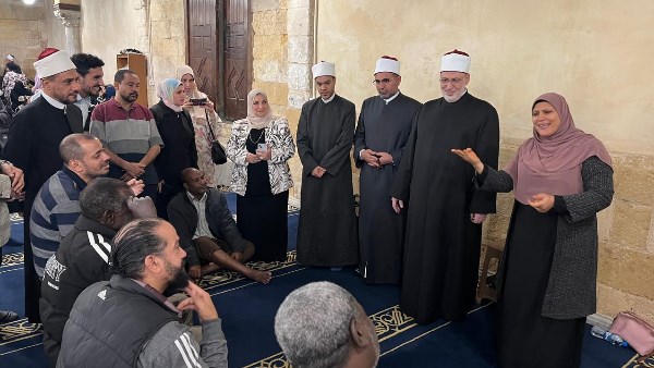 الضويني يتفقد برنامج تعلم لغة الإشارة