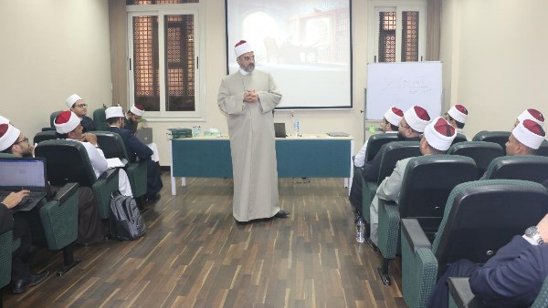الإفتاء تواصل برنامجها التدريبي للباحثين الشرعيين