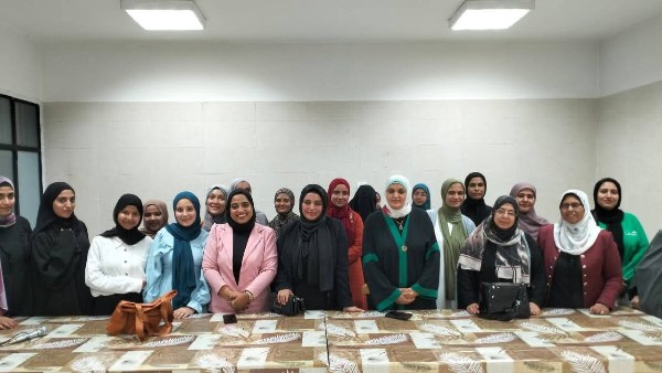 جانب من الندوة