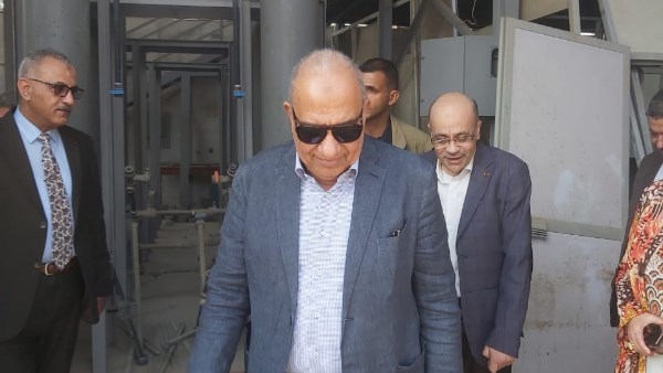 زيارة وزير الكهرباء 