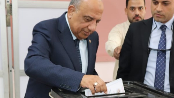 وزير الكهرباء 