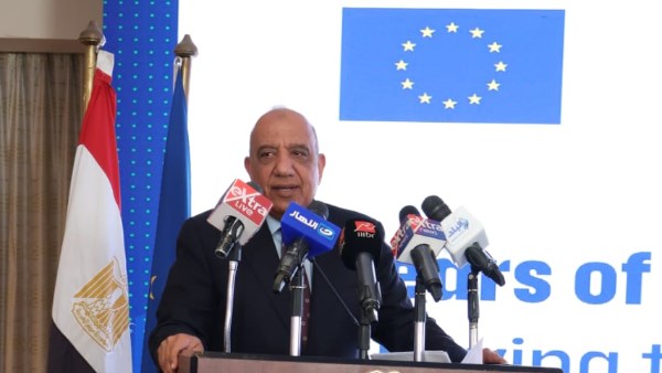 وزير الكهرباء 