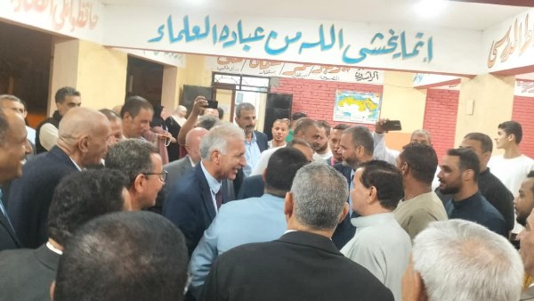 جانب من الناخبين في قرية المنصورية 