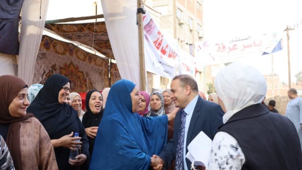 جانب من إدلاء السيدات بأصواتهم 