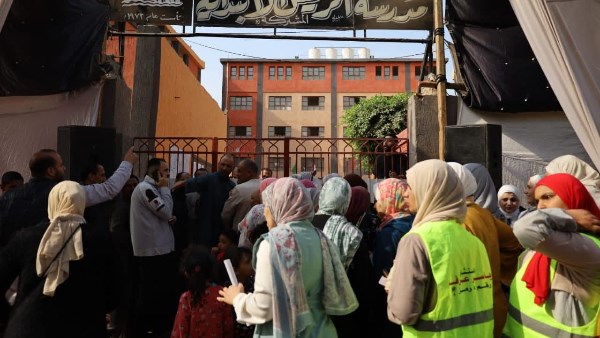 السيدات يواصلن تصدر عملية الاقتراع في منشأة القناطر السيدات يواصلن تصدر عملية الاقتراع في منشأة القناطر