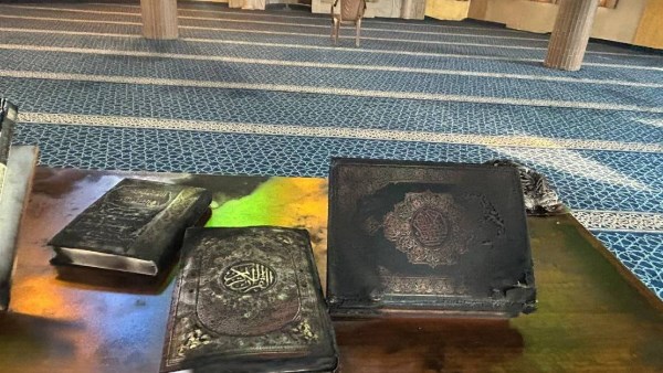 مصاحف محروقة بأحد مساجد الضفة الغربية 