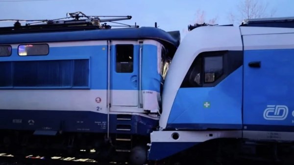 جانب من عملية التصادم 