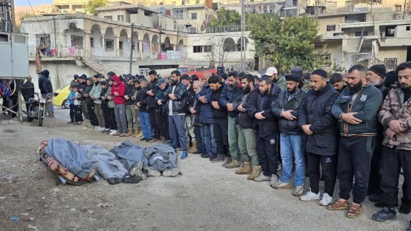 صلاة الجنازة على بعض من ضحايا الأحداث في بيت جن 