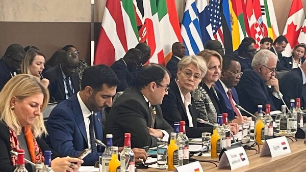 الوفد المصري المشارك في "مؤتمر السلام والازهار في منطقة البحيرات العظمي" الوفد المصري المشارك في "مؤتمر السلام والازهار في منطقة البحيرات العظمي"