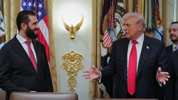 الشرع في البيت الابيض يلتقي ترامب 