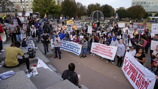 اندلاع فوضى عارمة في شارلوت بولاية نورث كارولاينا 