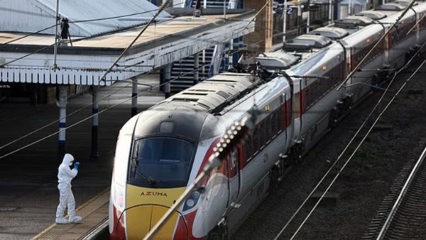  هجوم بالسكين على قطار هانتينغدون