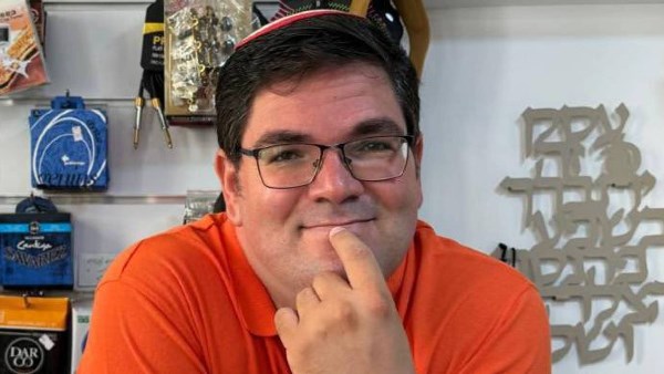 المستوطن جدعون بيري