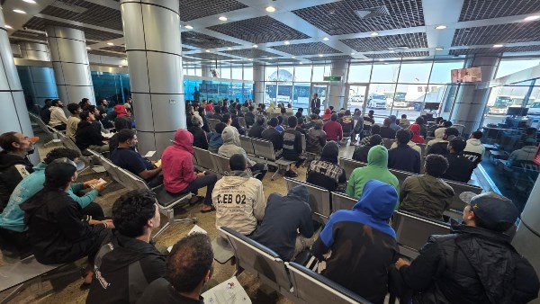 وزارة الخارجية تنجح في استعادة ١٣١ مواطن مصري من ليبيا