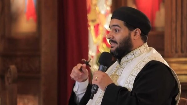 القس مينا باسيليوس