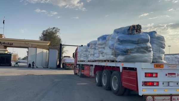 مساعدات مصر إلي غزة 