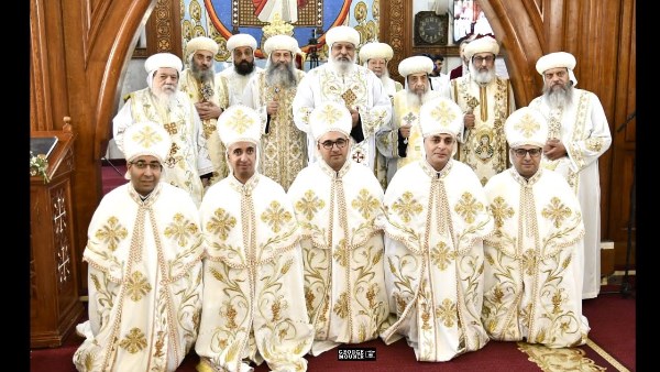 سيامة كهنة جدد 