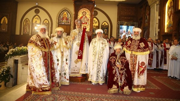 البابا تواضروس والمطارنه الجدد 