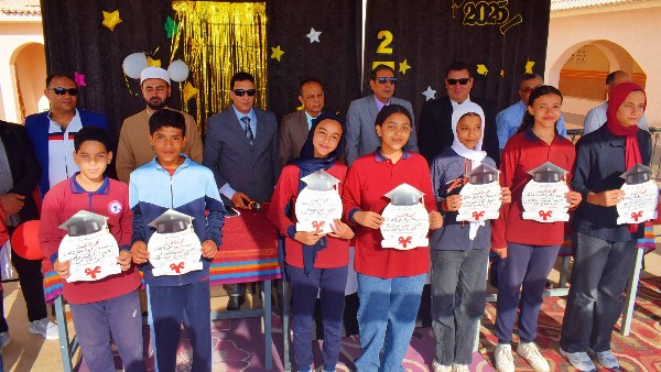 تكريم الطلاب المتفوقين بمدرسة المروة المتميزة بطور سيناء 