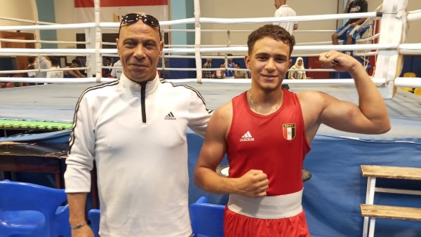 أدم محمد الطالب الفائز 