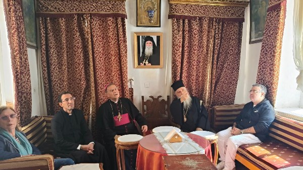 سفير الفاتيكان فى زيارة دير سانت كاترين 