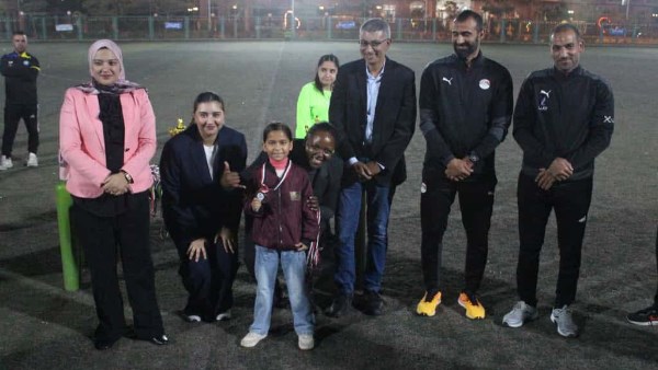 اللاعبة في الملاعب 