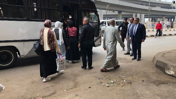 محافظ الدقهلية يتفقد موقف سندوب لمتابعة انتظام العمل والخدمات