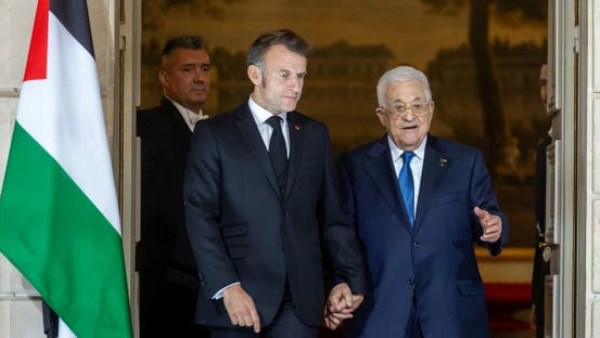 عباس وماكرون