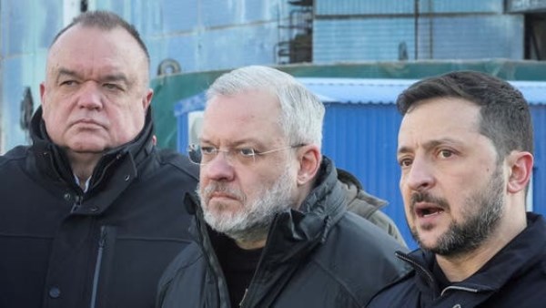 زيلينسكي والوزير المسئول عن الفضيحة