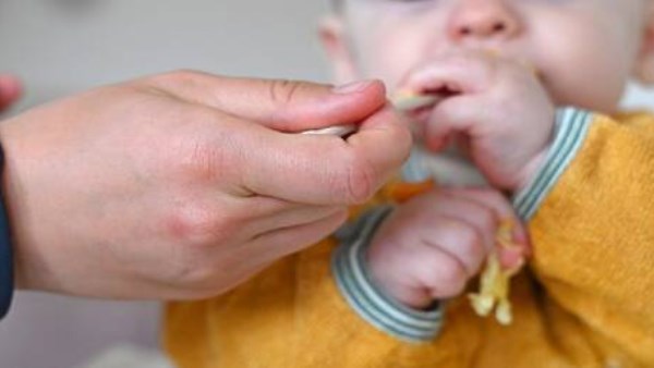 مخاوف داخل الاحتلال الإسرائيلي من حليب الأطفال 