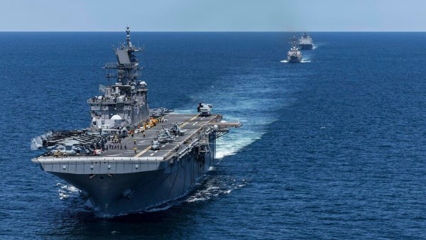 حاملة طائرات أمريكية 