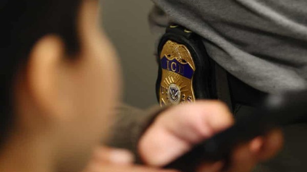 محكمة الاستئناف الأمريكية تمنع ترامب من ترحيل اللاجئين 