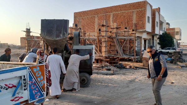 حملة تفقدية لحي جنوب الغردقة تؤكد سلامة تراخيص مبانٍ وضبط تروسيكل مخالف