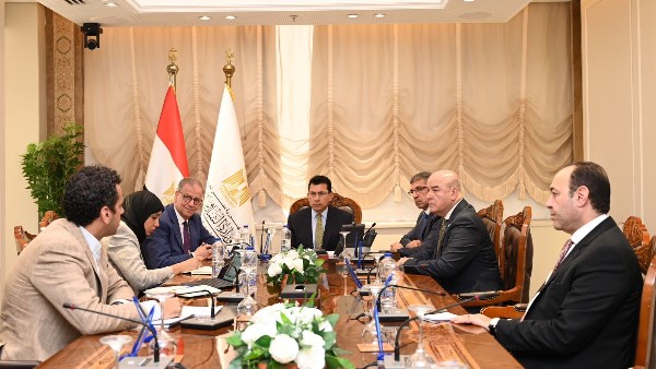 وزير الشباب والرياضة