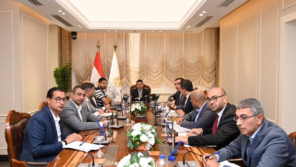 وزير الشباب والرياضة