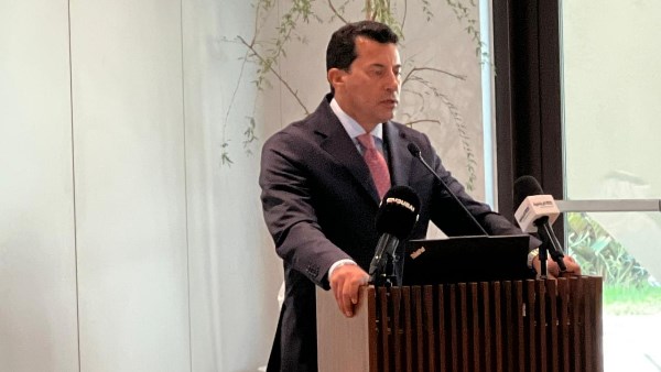 وزير الشباب والرياضة