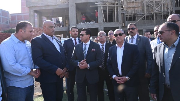 وزير الشباب والرياضة